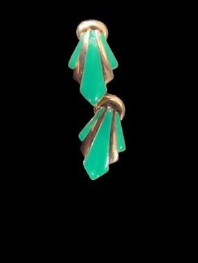 Green clip on earringd